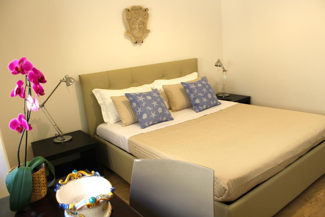 シラクーサ イ サンティ コロナーティ Bed & Breakfast エクステリア 写真